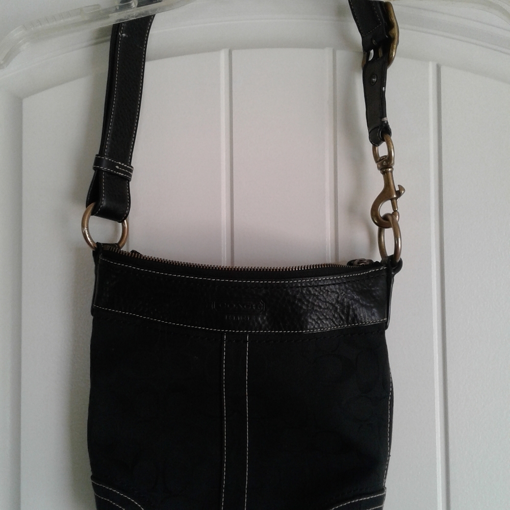 COACH ADJUSTABLE SHOULDER BAG